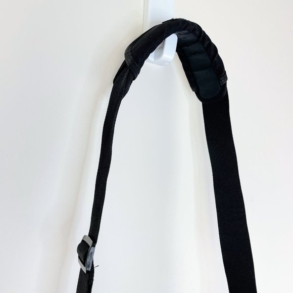 Crumpler 6 Million Dollar Home Shoulder Bag for Compact Digital SLR Camera Bag - Picture 7 of 13